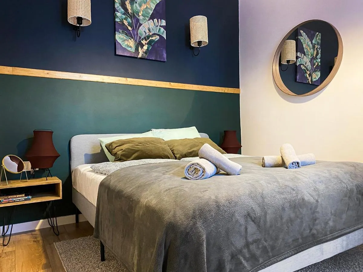 Daire Charming Apartment, Wawel & Old Town Krakow
